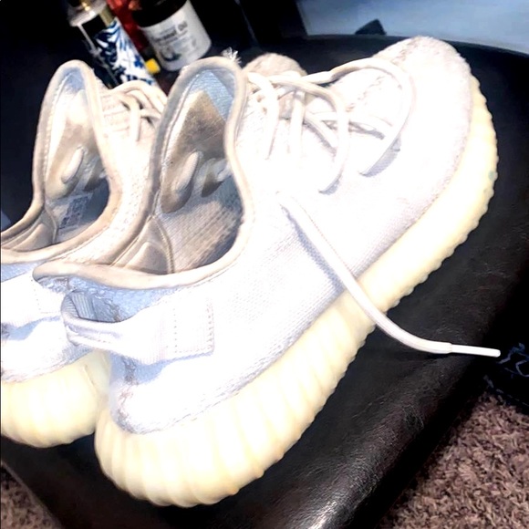 Yeezys boost - Picture 2 of 2